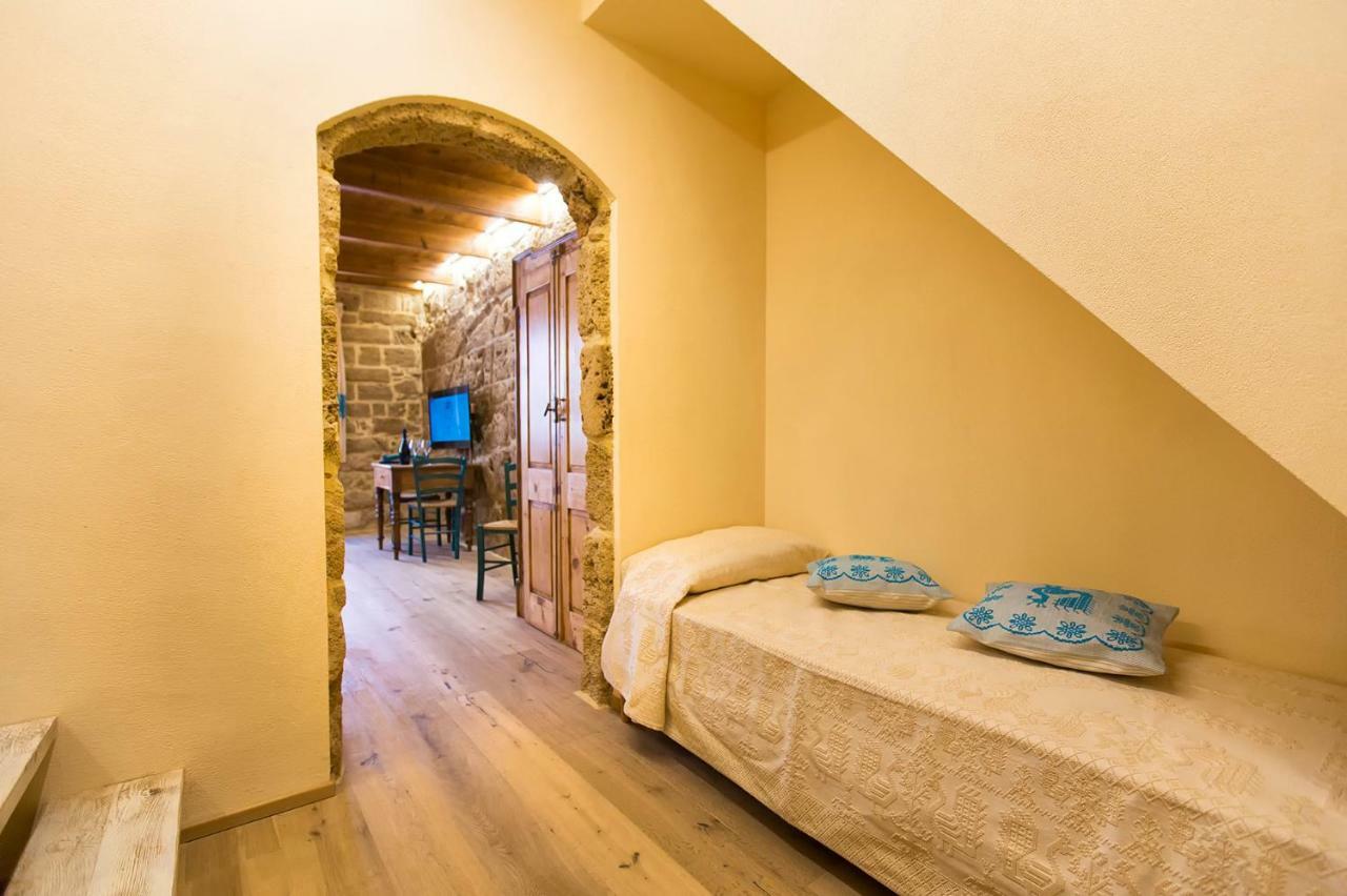 Grand Suite Gioberti Elegante Nel Cuore Di Alghero Exterior foto